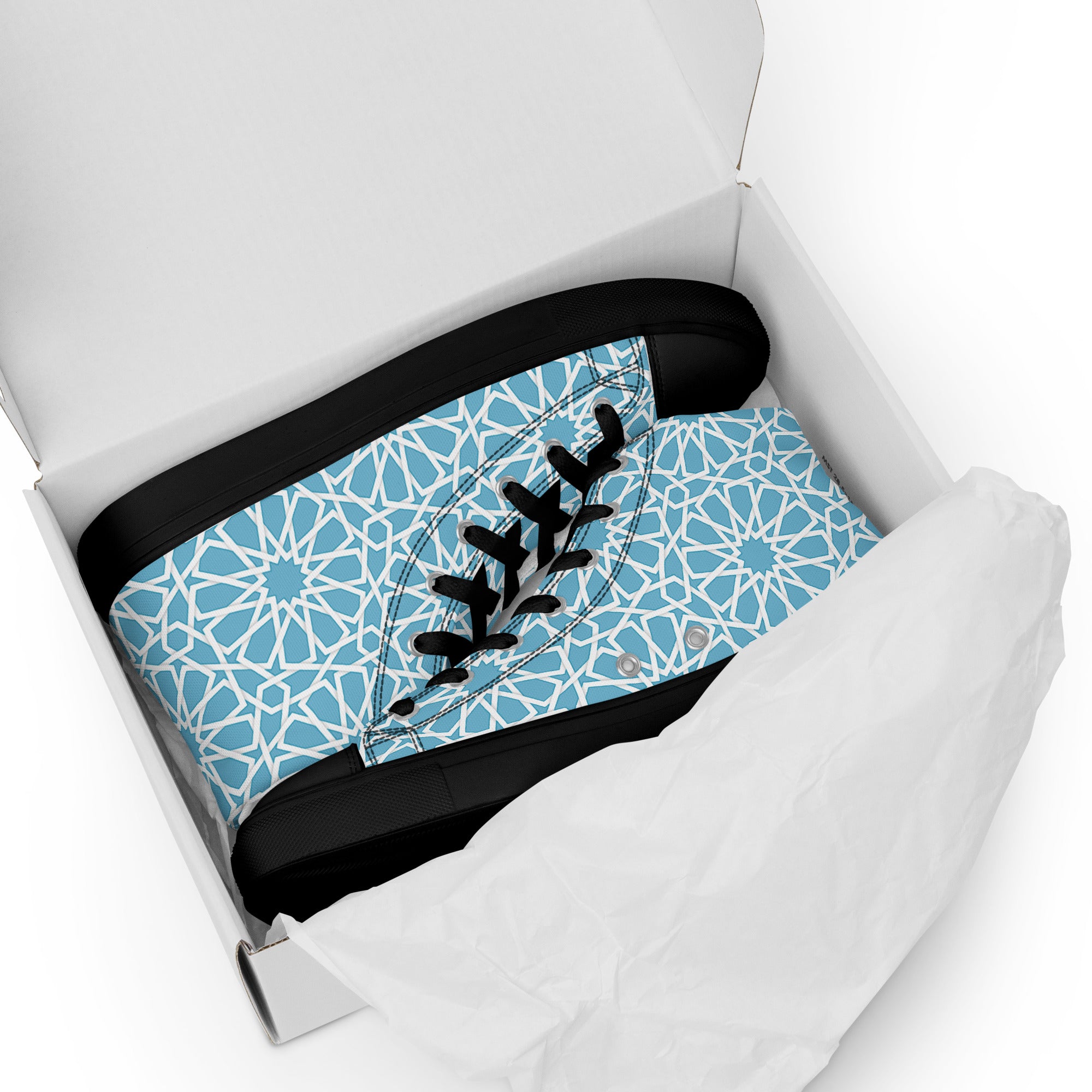 Prisimia Canvas Sneakers : Modern Monochrome Vibe