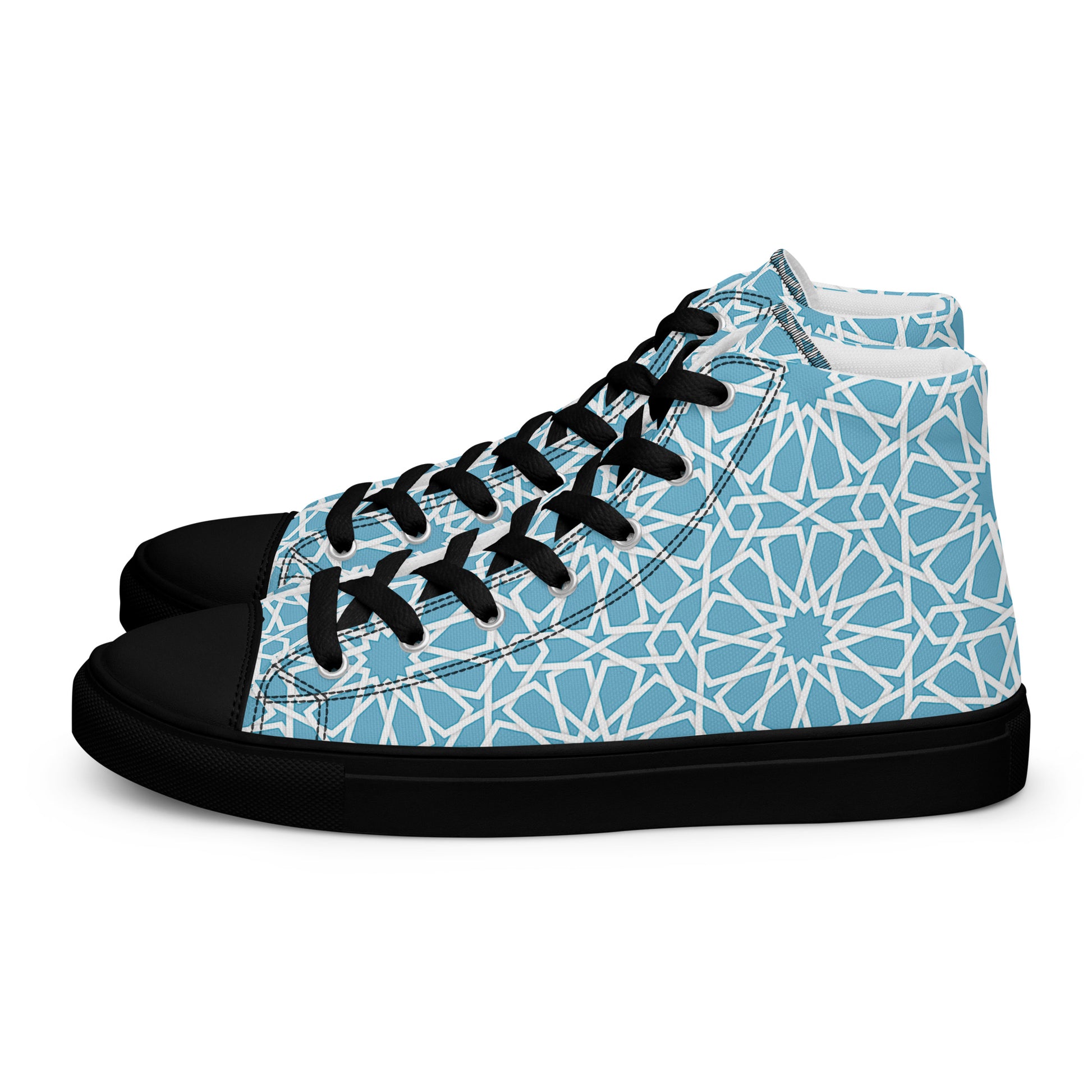 Prisimia Canvas Sneakers : Modern Monochrome Vibe