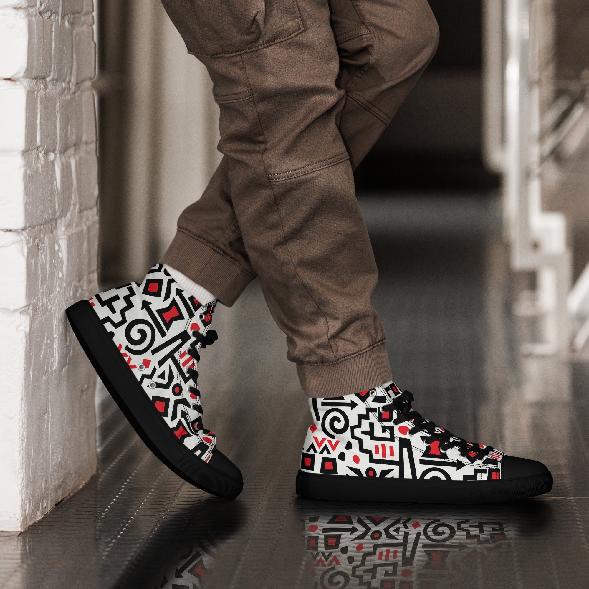 Prisimia Canvas Sneakers : Bold Abstract Graphic Style