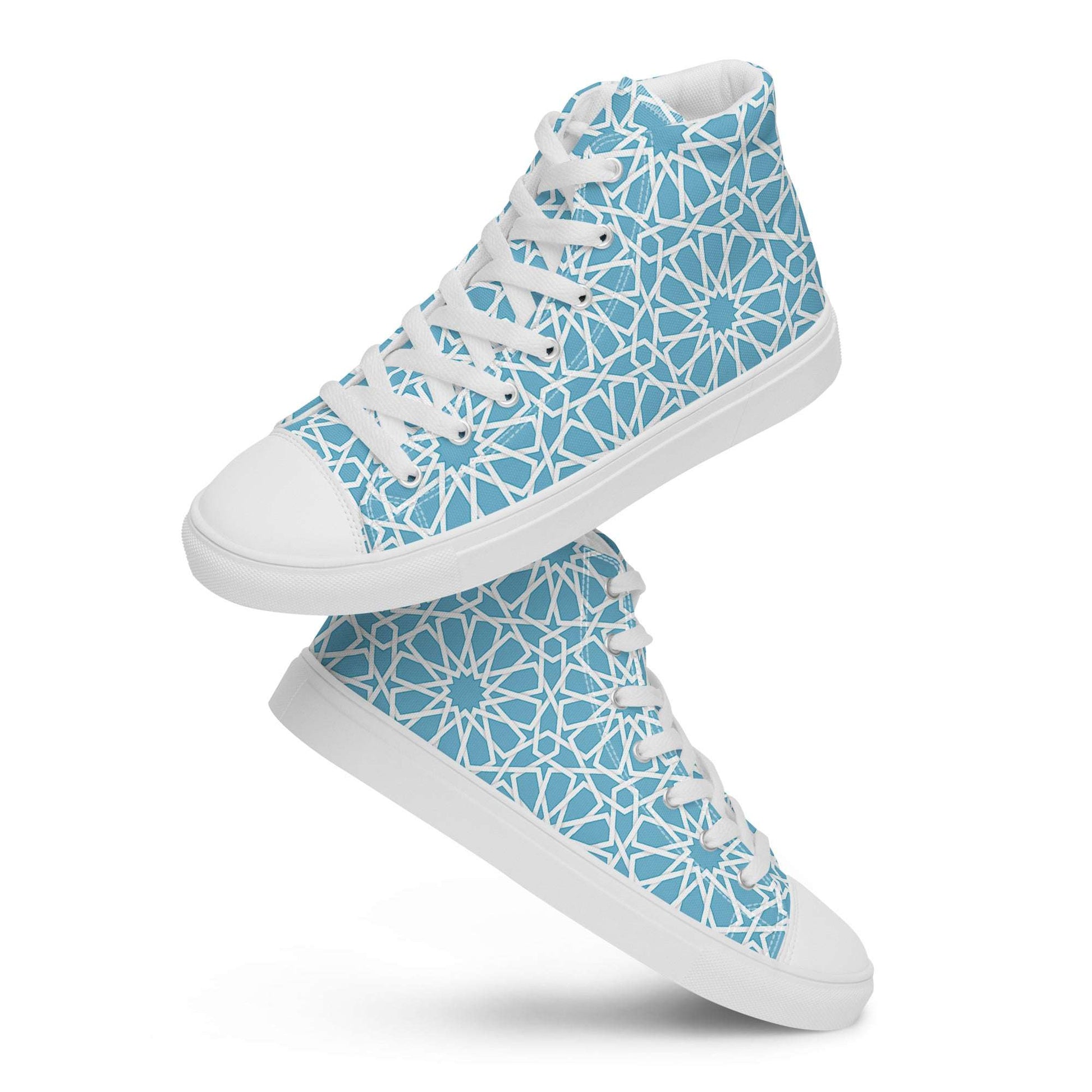 Prisimia Canvas Sneakers : Modern Monochrome Vibe