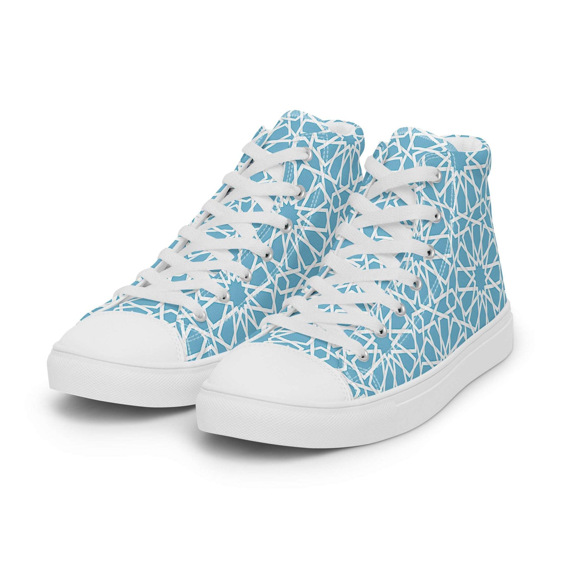 Prisimia Canvas Sneakers : Modern Monochrome Vibe