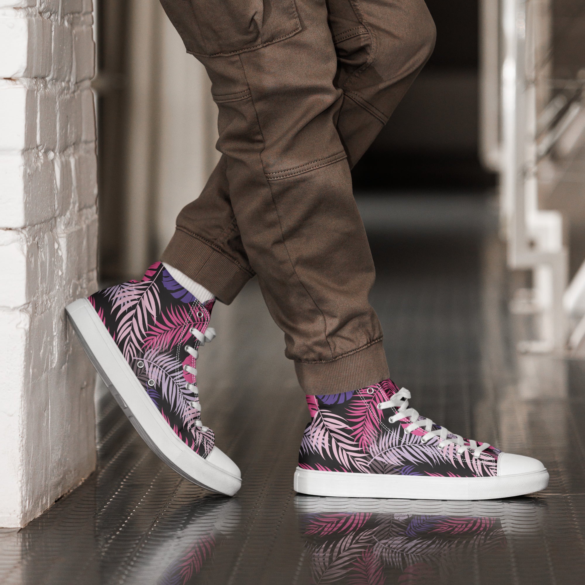 Prisimia Canvas Sneakers: Fluid Abstract Joy