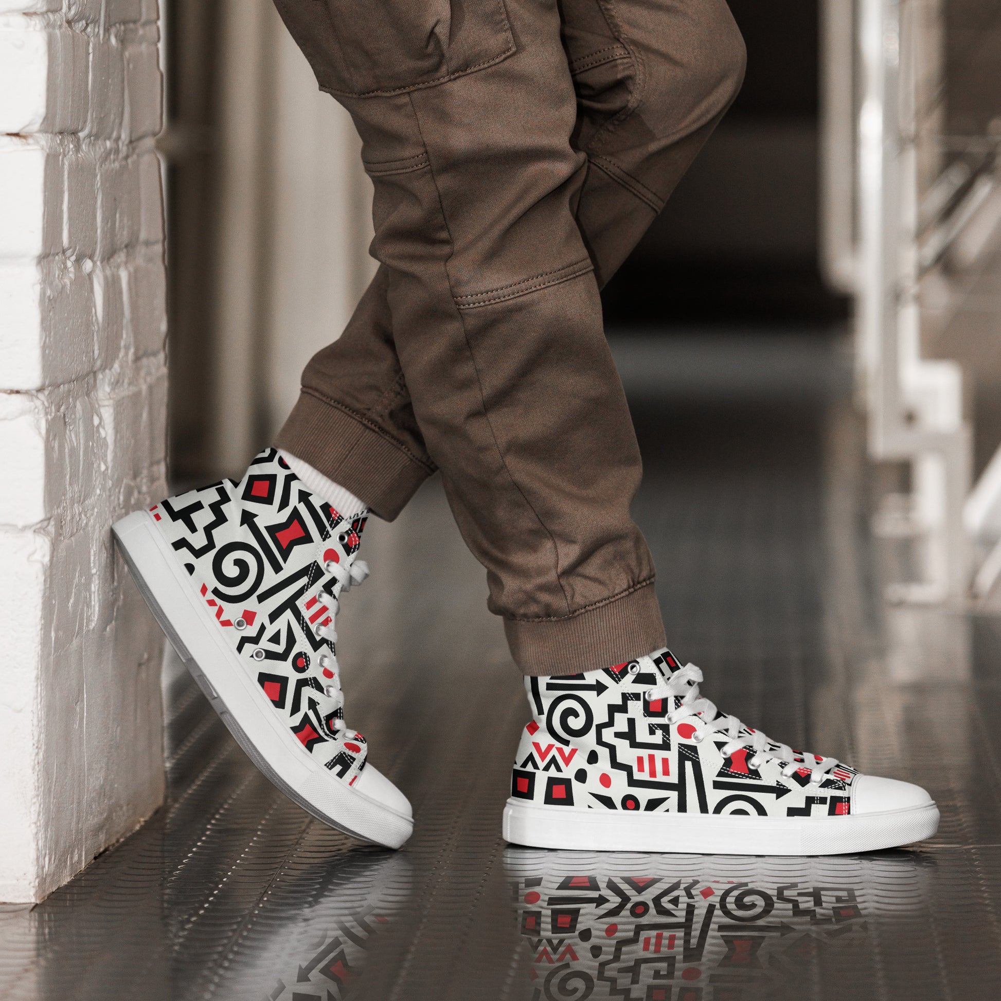 Prisimia Canvas Sneakers : Bold Abstract Graphic Style