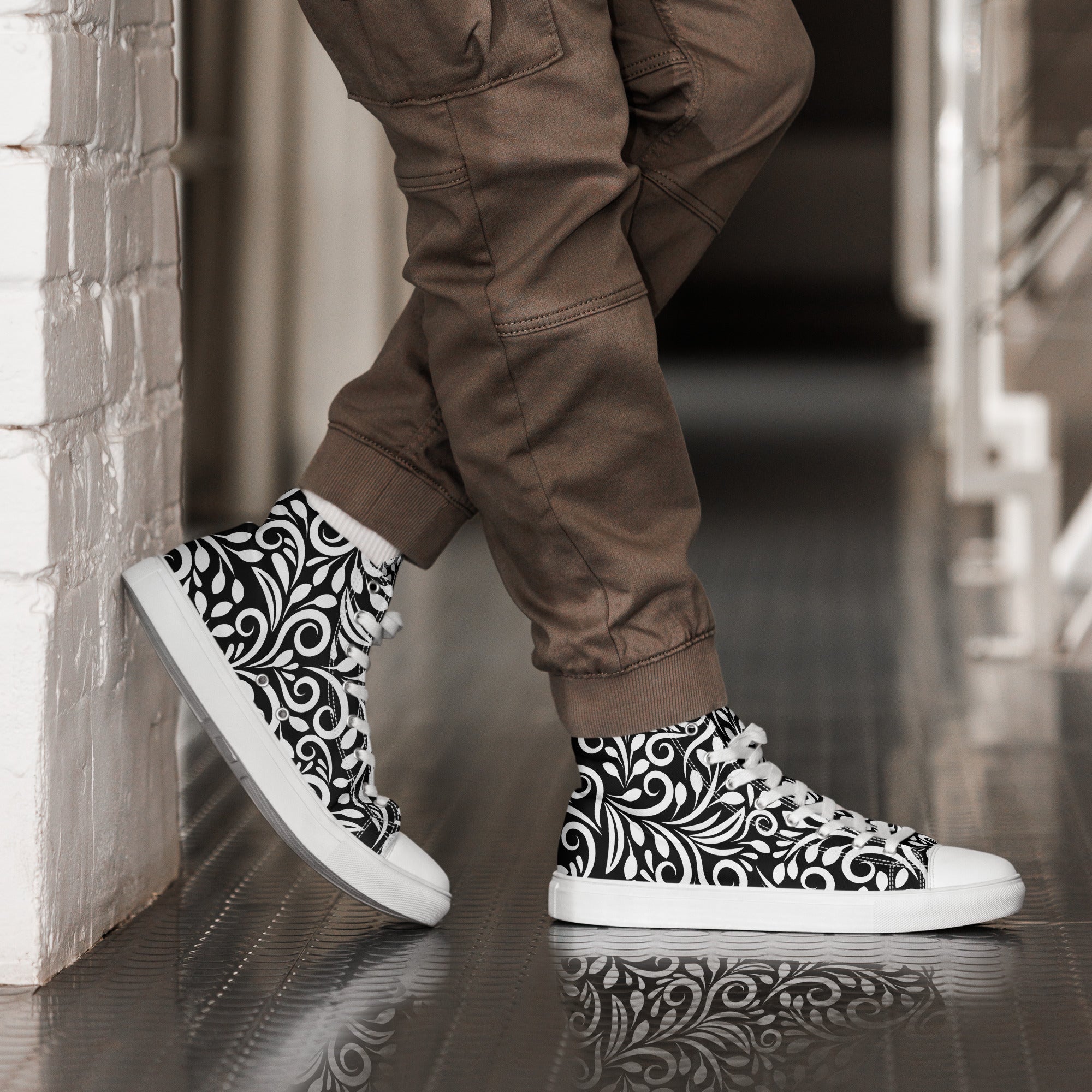 Prisimia Canvas Sneakers : Graphic Black & White Scrollwork