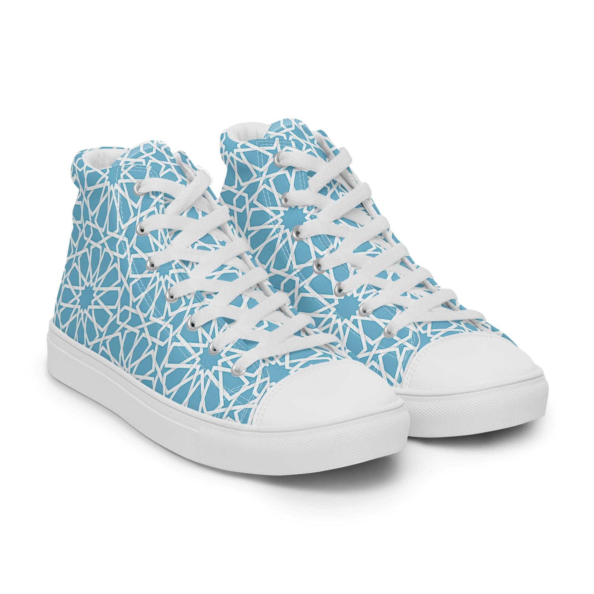 Prisimia Canvas Sneakers : Modern Monochrome Vibe